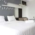 Modern & Contemporary Studio At Beverly Dago Apartment Near Itb By Travelio