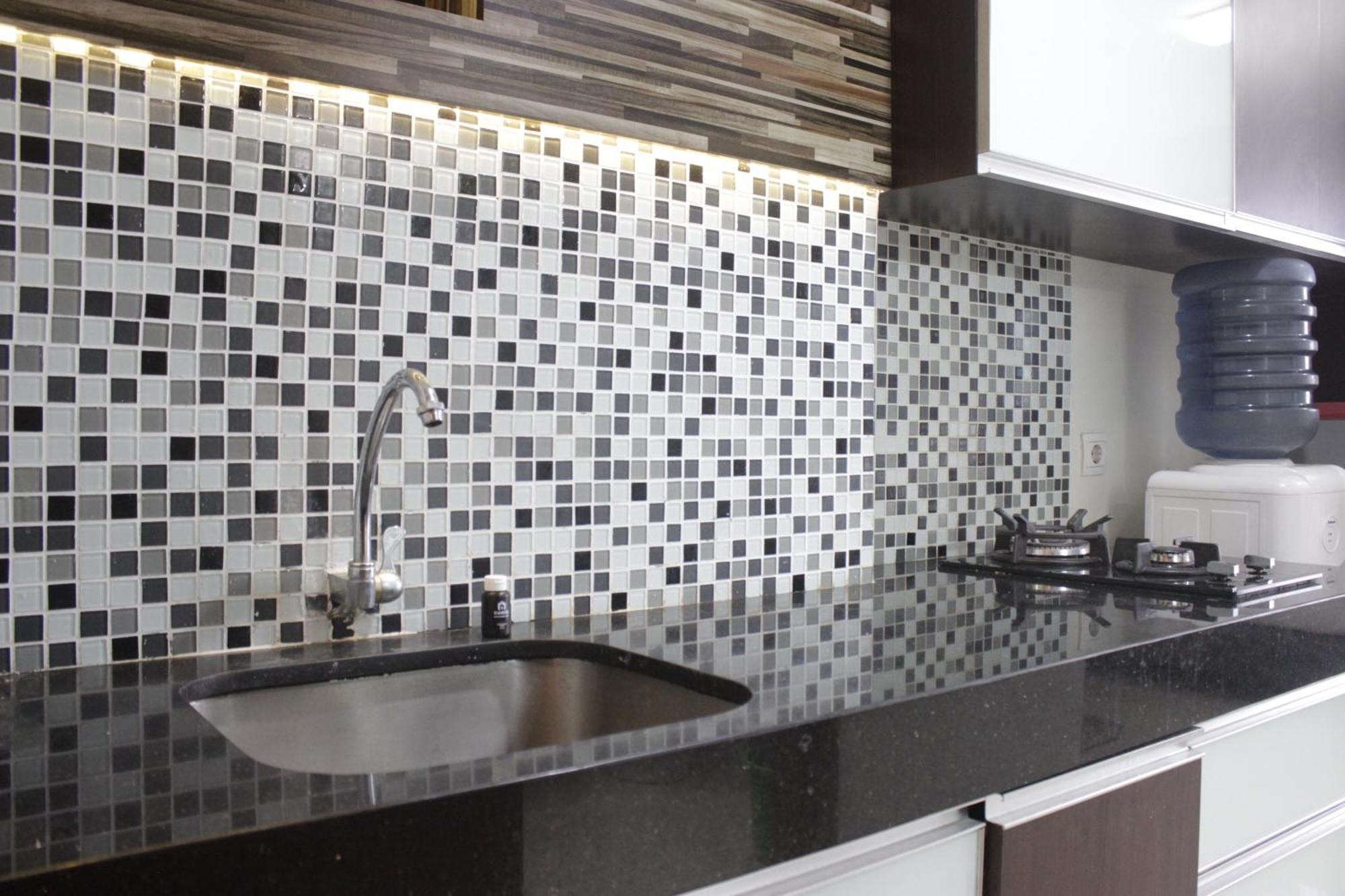 Apartemen Modern & Contemporary At Beverly Dago Near Itb By Travelio Bandung