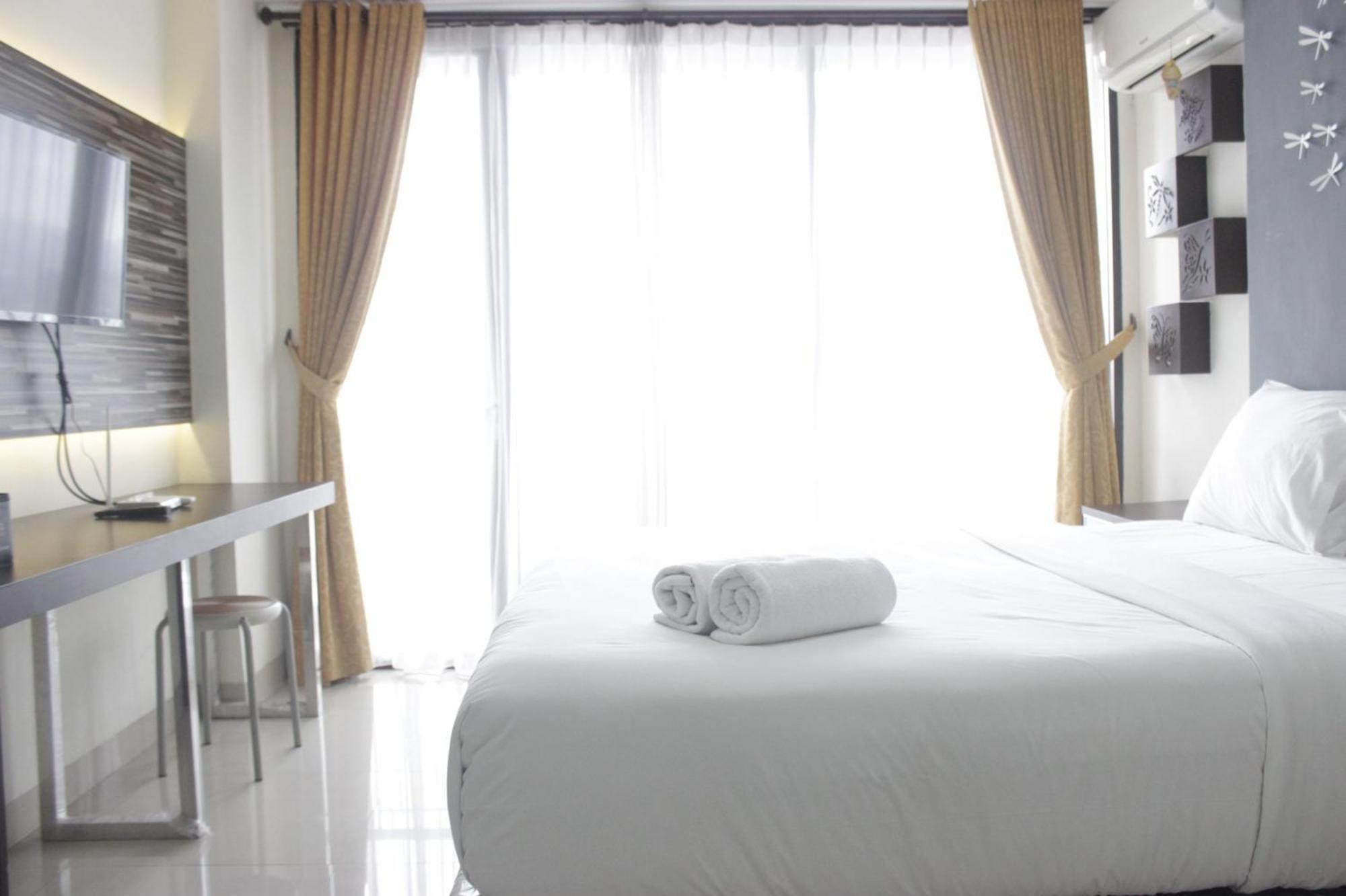 Apartemen Modern & Contemporary At Beverly Dago Near Itb By Travelio Bandung